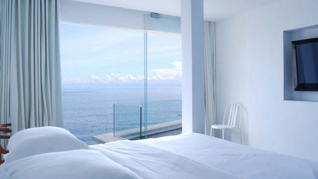 Morabito Art Cliff sea view